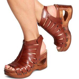 Dansko Adie Women's Casual Sandals **New in Box